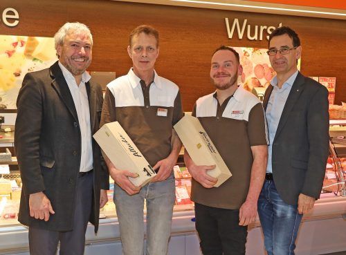 Vertriebsleiter Einzelhandel Thomas Schwärzler, Markus Greber, SPAR-Kaufmann Bernd Winder, Prokurist Jürgen Wilhelm.  SPAR