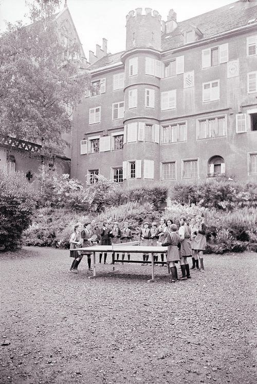 Zu den außerschulischen Aktivitäten zählte natürlich auch Tischtennis, egal ob im Einzel, Doppel oder Raser. Oskar Spang, Stadtarchiv Bregenz