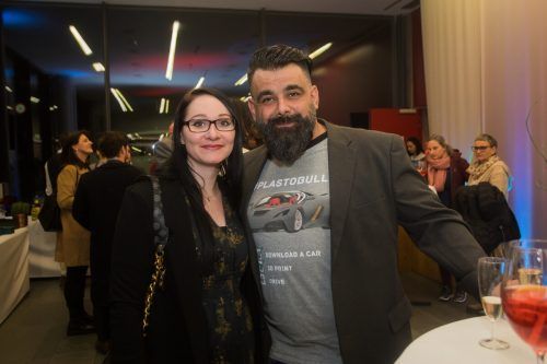 50-Köpfe-Preisträger Sasa Cokic kam mit Lisa Hafner.