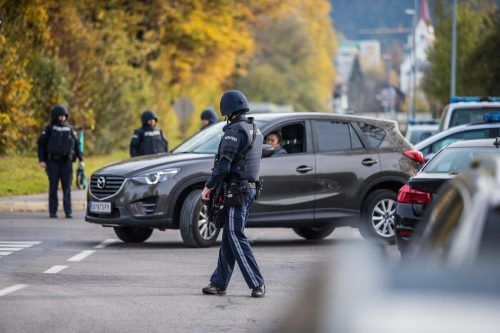 Am 11. November kam es rund um die Mittelschule Dornbirn Haselstauden zu einem massiven Polizeieinsatz.  VN/Steurer