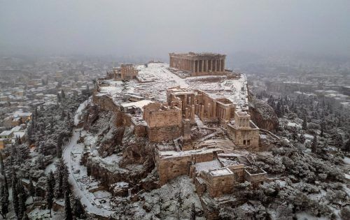 Auch auf der Akropolis lag am Morgen eine dünne Schneedecke. RTS