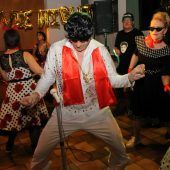 Elvis-Fieber auf dem Pflegeball