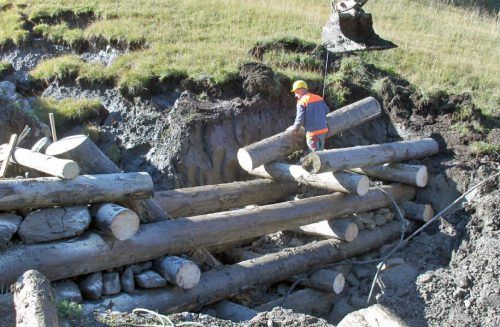 Baumaßnahmen in Kennelbach, um den Hochwasserschutz zu verbessern.