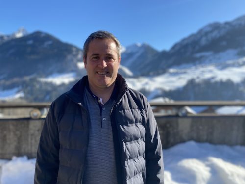 Bgm. Erich Kaufmann spricht über die wenigen Investitionen, die heuer in Blons getätigt werden. VN/JUN