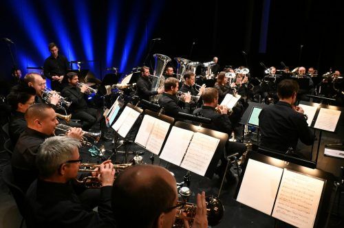 Brassband Vorarlberg – 30 Musiker, ausschließlich Blechbläser und Schlagwerker, musizieren in einer einzigartigen Formation, die begeistert. BRASSBAND VORARLBERG