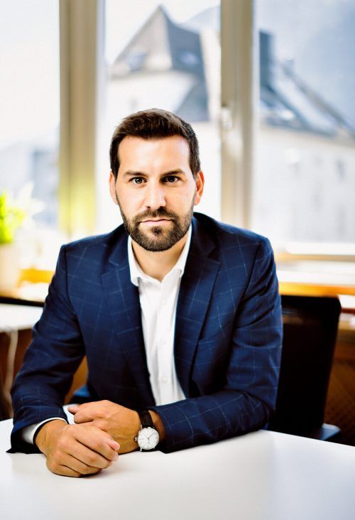 Bürgermeister Simon Tschann wehrt sich gegen Antonio Della Rossas Vorwurf, nicht streng genug auf den sexuellen Übergriff reagiert zu haben.  Stadt Bludenz