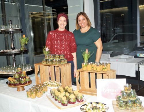 Cateringfrau Veronika Maretic (Begeisterei) und Caroline Lubenik-Jäger (Frau in der Wirtschaft).