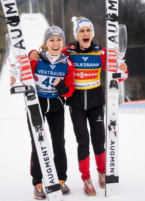Chiara Kreuzer und Eva Pinkelnig sind mehr als nur Teamkolleginnen. Dementsprechend groß war die Freude bei den beiden Freundinnen. Apa