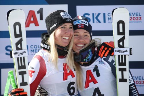 Cornelia Hütter (l.) freute sich mit der zeitgleichen Kajsa Vickhoff Lie über die Bronzemedaille. Gepa