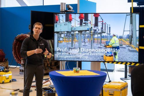 Daniel Wiesner ist Vertriebsingenieur bei Omicron. 
