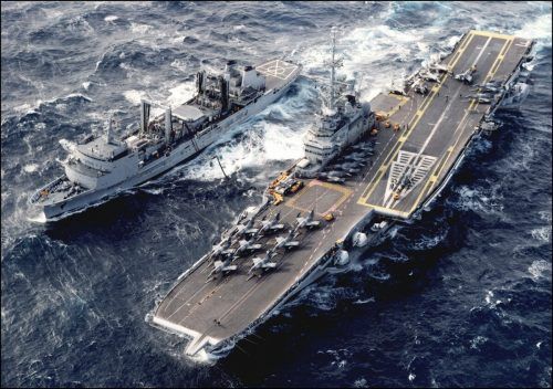 Das 266 Meter lange Schiff soll mit Asbest, Farben und anderen giftigen Abfällen beladen sein.  AFP
