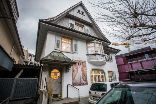 Das Geschäft ist auf drei Stockwerken verteilt.