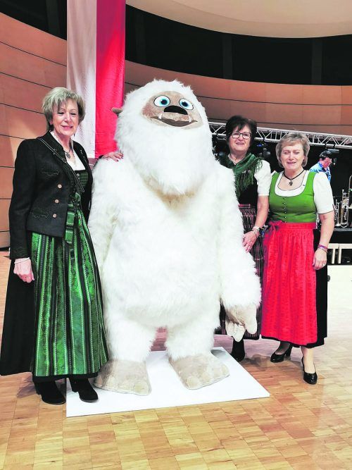 Das Maskottchen der Alpenyetis bot sich als Fotomotiv an.