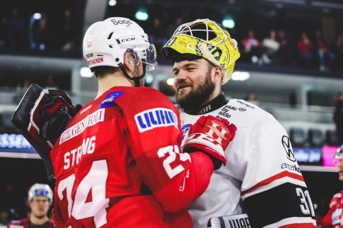 David Madlener wünschte seinen Ex-Teamkollegen beim KAC Glück.  Gepa