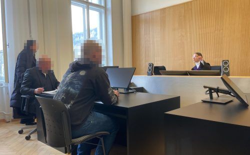 Der Angeklagte gab sich vor Gericht reumütig und schrammte gerade noch an einer Haftstrafe vorbei. VN/HARTMANN