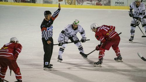 Der SC Hohenems und die Kapfenberger SV trennten sich im ersten Halbfinalspiel mit einem 4:4-Remis. MIMA