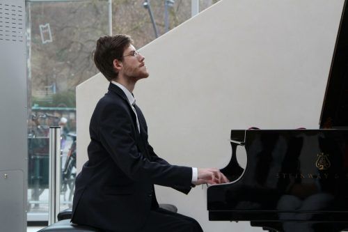 Der ukrainische Pianist Mykola Myroshnychenko spielt heute Abend in Götzis. HE