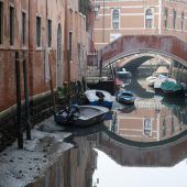 Gondeln liegen im Schlamm: Venedig kämpft mit Niedrigwasser