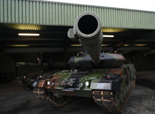 Deutsche Kampfpanzer sollen ebenso in die Ukraine geliefert werden.