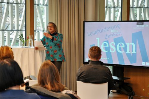 Die Autorin Heidemarie Brosche hielt einen Impulsvortrag zum Thema Leseförderung bei lesefernen Kindern und Jugendlichen. lcf (2)