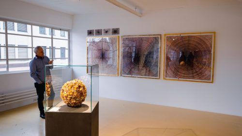 Die Diskussion im Magazin 4 findet als Begleitprogramm zur Ausstellung „Bregenz fördert Kunst“ statt. 
               
              BARDH-i (rafet) JONUZI-t/Landeshauptstadt Bregenz