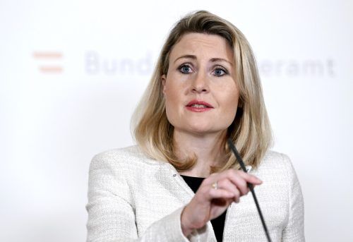 Die Ministerin verlangt, dass der ORF deutlich spart. APA/Techt