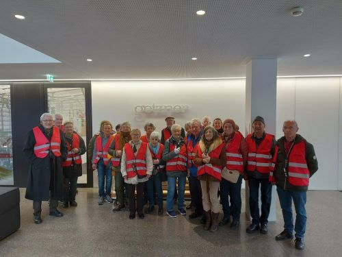 Die Nüziger Seniorinnen und Senioren bei Getzner Textil. seniorenbund nüziders