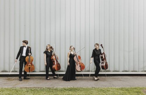 Die Quarta-Jugendphilharmonie spielt Mozart und Guldas berühmtes Cello-Konzert. ANGELA LAMPRECHT