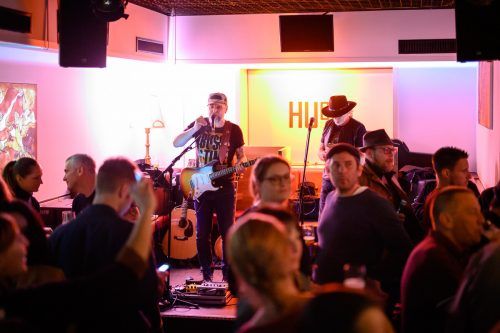 Die Veranstaltung „Hörbar“ bietet Konzerte in vielen teilnehmenden Lokalen. Stadt