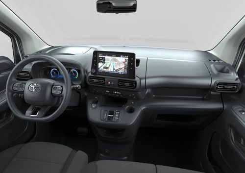 Die zweckmäßige Interieur-Einrichtung ist im „Toyota“-Stil gehalten. Es gibt zwei oder drei Sitzplätze.