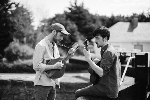 Einst Straßenmusiker und heute ein erfolgreichesFolkduo: Ye Vagabonds. YE Vagabonds