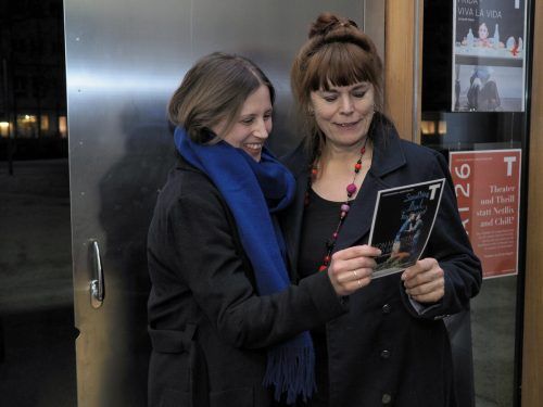 Ellen Tiefenbacher und Bettina Henning freuten sich auf die Aufführung.