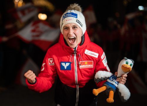 Eva Pinkelnig bei der abendlichen Feier in Faak am See. Gepa (3)