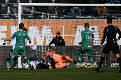 Für einmal viel Gedränge vor dem WSG-Tor mit Valentino Müller, Mike Bähre, Ferdinand Oswald und Sandi Ogrinec (von links). gepa