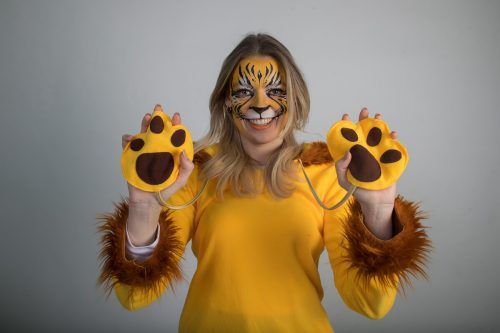 In weniger als einer Stunde hat sich Lara in ein tierisches Mäschgerle verwandelt.
