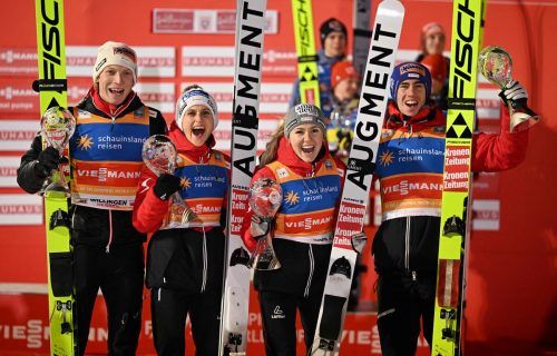 Jan Hörl, Eva Pinkelnig, Chiara Kreuzer und Stefan Kraft jubelten über Rang zwei. Gepa (3)