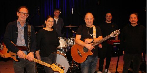 Krauthobel – Christoph Bitschnau, Andrea Tschugmell-Plangg, Berndt Schnetzer, Jürgen Ganahl, Marc Spagolla und Johannes Ganahl (v. l.) – begeisterte in Thal. STP/4