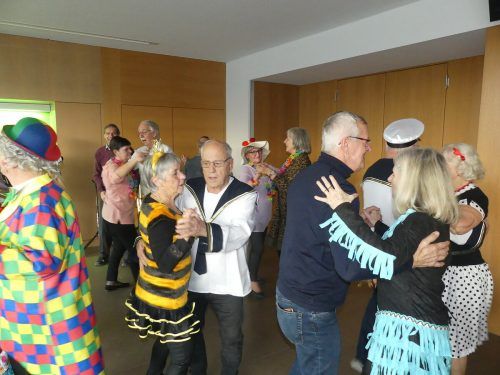 Kunterbuntes Treiben herrschte bei der Faschingsfeier des SB Koblach. M. Berg