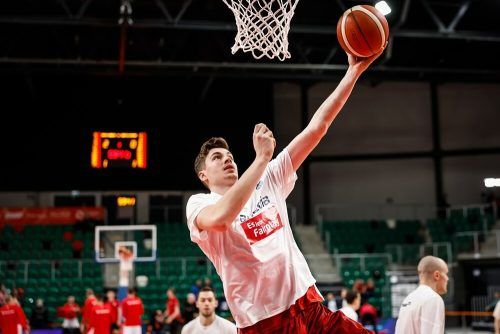 Luka Brajkovic spielte 21:23 Minuten und verwandelte vier seiner acht Würfe aus dem Feld. FIBA
