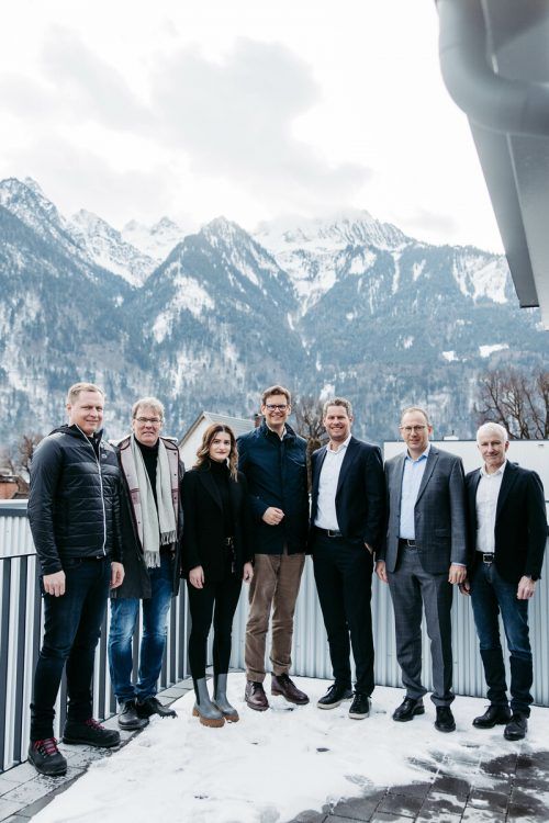 Manfred Berchtold, Architekt Markus Mitiska, Textilingenieurin Selina Lang, Roland Comploj, Markus Comploj, Matthias Walter und Jürgen Rainalter. Frederick Sams
