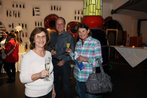 Margrit und Roland Thurnherr mit Irmgard Böhler.