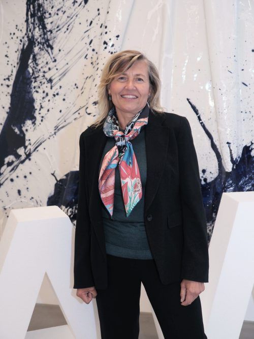 Marianne Grobner übernimmt die Moderation des Symposiums. vn