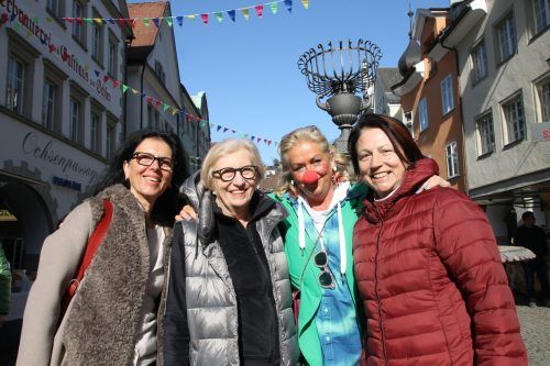 Marlene, Waltraud und Beatrix gemeinsam mit Stefanie Purtscher („Unser Markt“).  HE