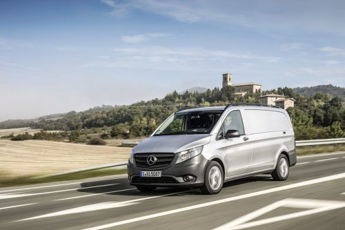 Mercedes-Benz Vito: Der Name des MB100-Nachfolgers in dritter Generation bezieht sich auf die Herkunft: Vitoria-Gasteiz, im spanischen Baskenland.