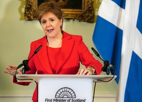 Nicola Sturgeon möchte nach ihrem Rücktritt in der Politik bleiben. REUTERS