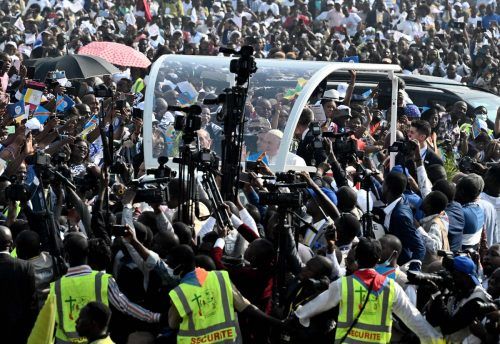 Papst Franziskus wurde im Kongo euphorisch gefeiert. AFP