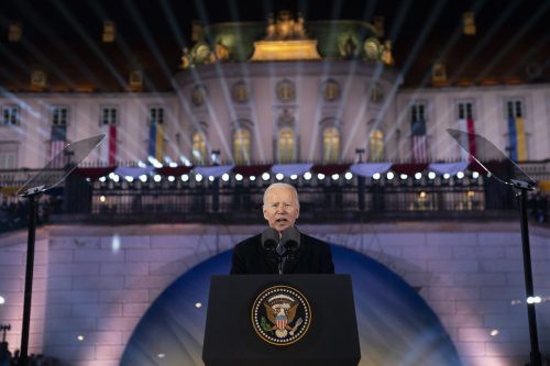 Präsident Biden bei seiner Rede in Warschau anlässlich des bevorstehenden ersten Jahrestags des Kriegsbeginns in der Ukraine.    AP Photo/ Evan Vucci