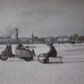 Mit den Ski, zu Fuß oder mit Roller und Rodel