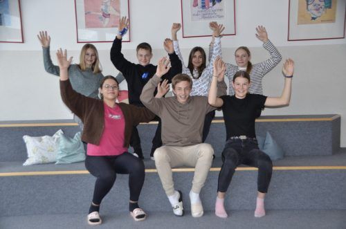 Schüler aus Außer- und Innerbraz, Dalaas (mit Wald a. A.) und Klösterle (mit Danöfen, Langen a. A. und Stuben a. A.) besuchen die Mittelschule Klostertal. DOB