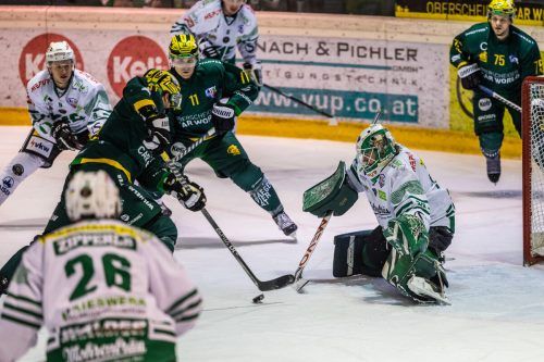 Wald-Torhüter Felix Beck hexte sein Team zum Sieg.  sams